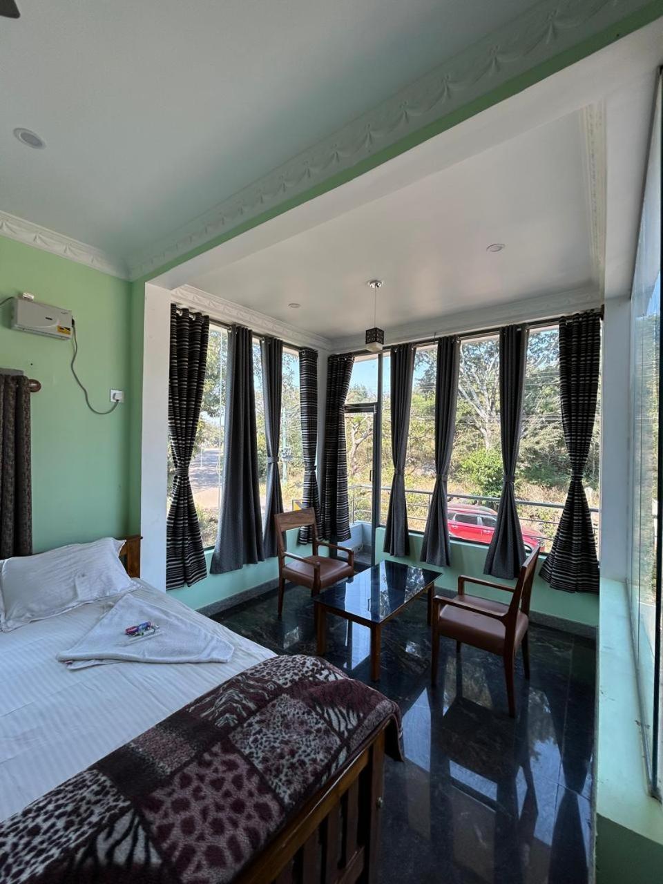 Yelagiri Goldhill Resort Exteriér fotografie