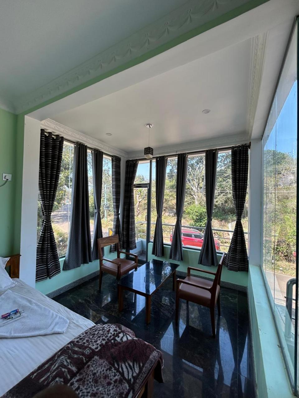 Yelagiri Goldhill Resort Exteriér fotografie